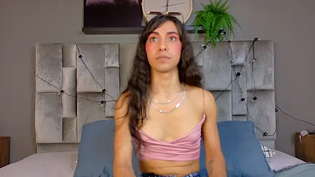 TiffValentinee  online show from November 10, 2025, 8:03 pm