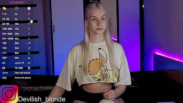 HitchcocianBlonde online show from November 29, 2025, 5:24 pm