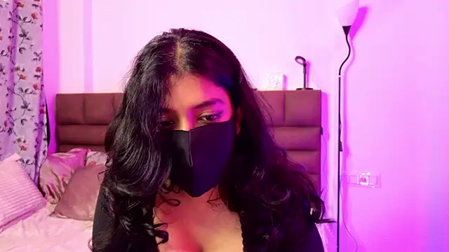 Snapshot of Gulaboo100 chatting on December 13, 2025, 8:04 pm Gulaboo100 online show from December 13, 2025, 8:04 pm