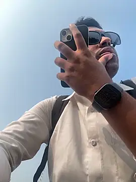 IndianguyinUK online show from November 28, 2025, 9:53 am