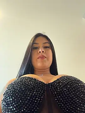 Snapshot of CrisMarulanda chatting on January 14, 2026, 9:51 pm CrisMarulanda online show from January 14, 2026, 9:51 pm