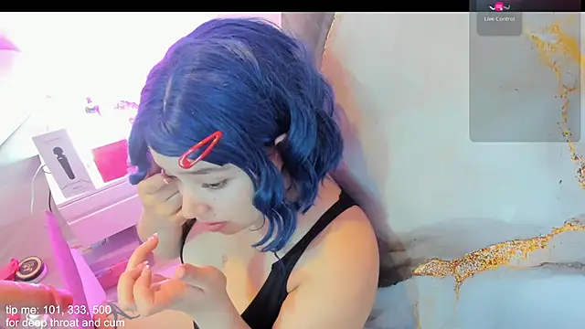 Snapshot of hinata_dolly chatting on November 19, 2025, 10:15 am hinata dolly online show from November 19, 2025, 10:15 am