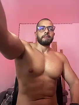 magnumchris online show from April 18, 2026, 6:32 pm