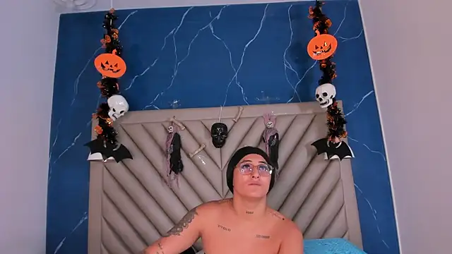 Snapshot of Ibbie_drastic chatting on October 24, 2025, 12:04 pm Ibbie drastic online show from October 24, 2025, 12:04 pm