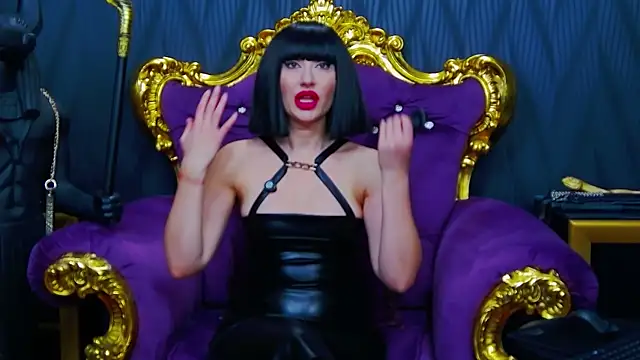 LaraMaeve online show from December 15, 2025, 6:41 am