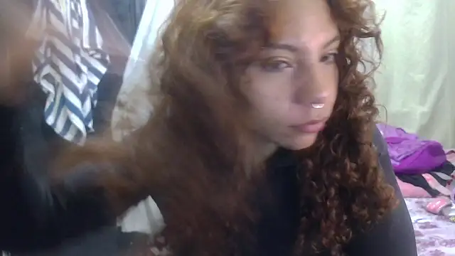 Snapshot of VioletV chatting on May 27, 2026, 12:31 am VioletV online show from May 27, 2026, 12:31 am