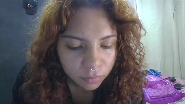 Snapshot of VioletV chatting on June 4, 2026, 12:37 am VioletV online show from June 4, 2026, 12:37 am