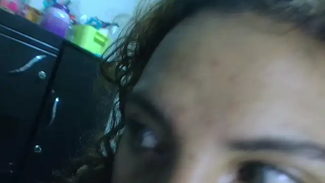 Snapshot of VioletV chatting on April 28, 2026, 2:27 am VioletV online show from April 28, 2026, 2:27 am
