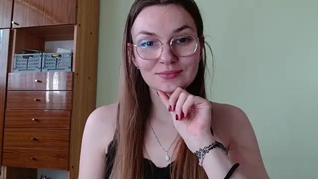 LooveELLYx online show from April 14, 2026, 1:38 pm