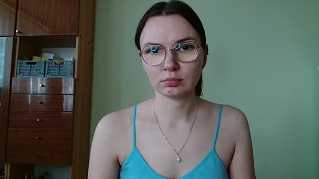 LooveELLYx online show from October 24, 2025, 6:34 am