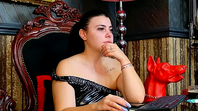 Snapshot of MistressEly chatting on September 15, 2025, 10:05 am MistressEly online show from September 15, 2025, 10:05 am