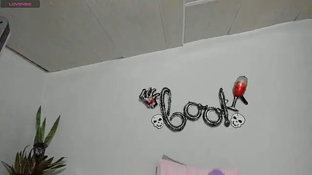 Snapshot of Sophia_Ebony chatting on October 27, 2025, 12:28 pm Sophia Ebony online show from October 27, 2025, 12:28 pm