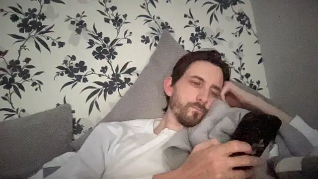 Big8inchUncutCock online show from April 19, 2026, 8:15 am