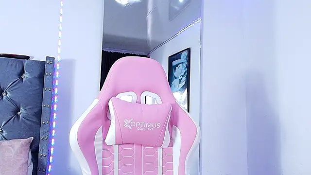 GraceWallace  online show from March 29, 2026, 8:10 pm