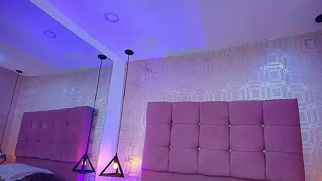 Snapshot of LexieBloom chatting on December 1, 2025, 3:51 am LexieBloom online show from December 1, 2025, 3:51 am