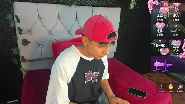 Snapshot of Thiago_Kozak chatting on October 18, 2025, 1:13 pm Thiago Kozak online show from October 18, 2025, 1:13 pm