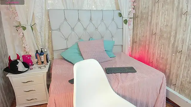 Snapshot of Thiago_Kozak chatting on November 18, 2025, 2:16 am Thiago Kozak online show from November 18, 2025, 2:16 am