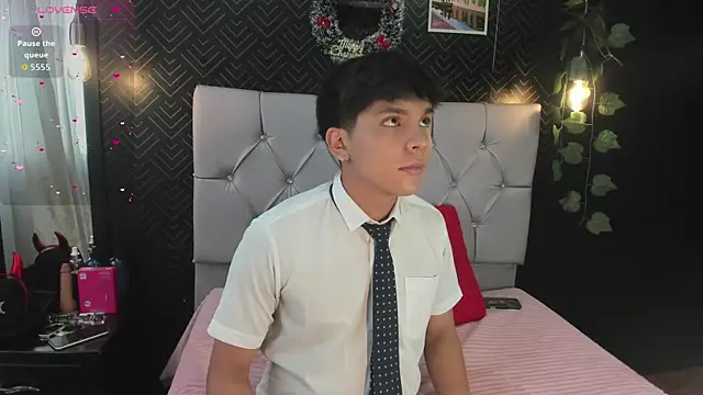 Snapshot of Thiago_Kozak chatting on November 20, 2025, 12:39 pm Thiago Kozak online show from November 20, 2025, 12:39 pm