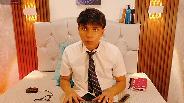 Snapshot of Thiago_Kozak chatting on September 20, 2025, 8:14 pm Thiago Kozak online show from September 20, 2025, 8:14 pm