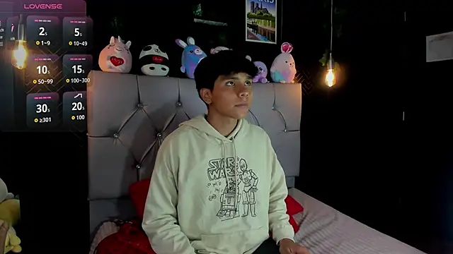 Snapshot of Thiago_Kozak chatting on September 9, 2025, 12:58 pm Thiago Kozak online show from September 9, 2025, 12:58 pm