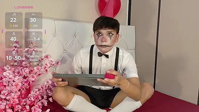 Snapshot of Thiago_Kozak chatting on October 21, 2025, 1:21 pm Thiago Kozak online show from October 21, 2025, 1:21 pm