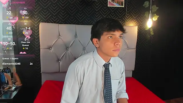 Snapshot of Thiago_Kozak chatting on November 6, 2025, 1:04 pm Thiago Kozak online show from November 6, 2025, 1:04 pm