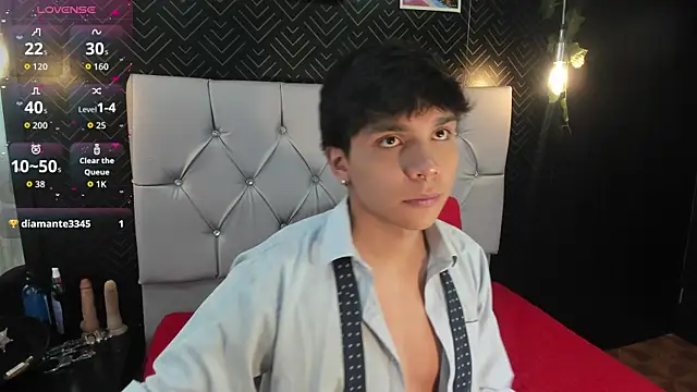 Snapshot of Thiago_Kozak chatting on November 7, 2025, 1:04 pm Thiago Kozak online show from November 7, 2025, 1:04 pm