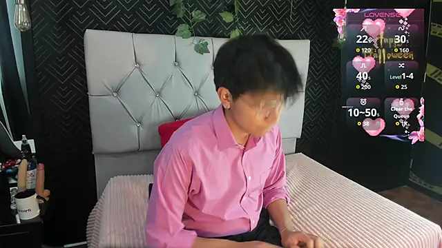 Snapshot of Thiago_Kozak chatting on October 15, 2025, 1:08 pm Thiago Kozak online show from October 15, 2025, 1:08 pm