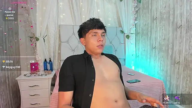 Snapshot of Thiago_Kozak chatting on November 18, 2025, 2:20 pm Thiago Kozak online show from November 18, 2025, 2:20 pm