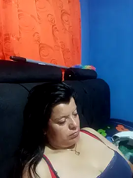 Hanna Kieran online show from November 28, 2025, 10:48 am