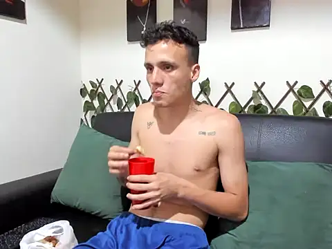 Snapshot of Latins_Boss chatting on February 1, 2026, 6:00 am Latins Boss online show from February 1, 2026, 6:00 am