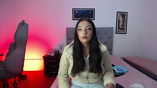 Snapshot of Esmeraldaa- chatting on November 11, 2025, 4:07 am Esmeraldaa- online show from November 11, 2025, 4:07 am