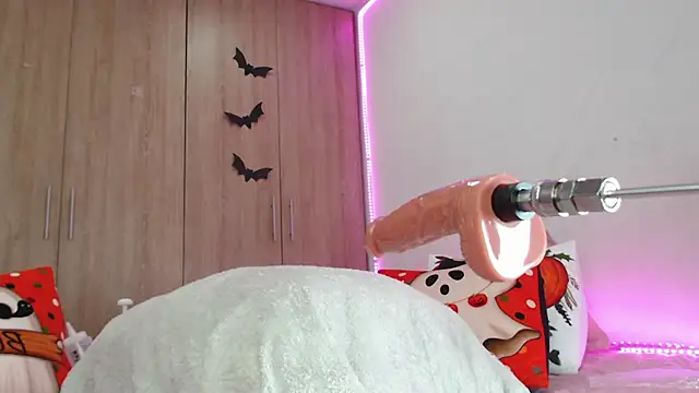 Snapshot of Emma_Glutton chatting on October 24, 2025, 2:16 pm Emma Glutton online show from October 24, 2025, 2:16 pm