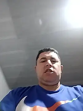 Snapshot of BigCristh79 chatting on November 12, 2025, 7:40 pm BigCristh79 online show from November 12, 2025, 7:40 pm