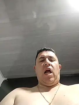 Snapshot of BigCristh79 chatting on November 28, 2025, 10:32 pm BigCristh79 online show from November 28, 2025, 10:32 pm