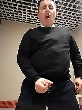 BigCristh79 online show from April 28, 2026, 5:12 am