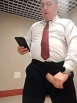 Snapshot of BigCristh79 chatting on December 5, 2025, 4:00 am BigCristh79 online show from December 5, 2025, 4:00 am