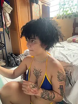 CamillyBlum online show from November 25, 2025, 7:03 pm