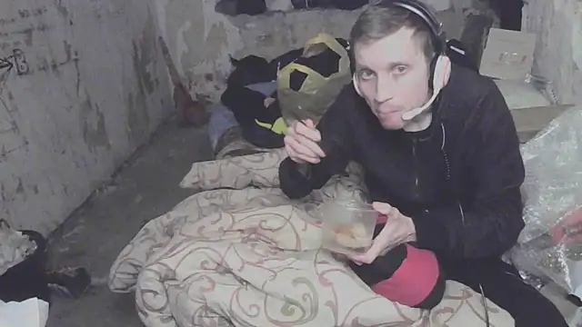 makarov1993 online show from November 4, 2025, 10:24 pm