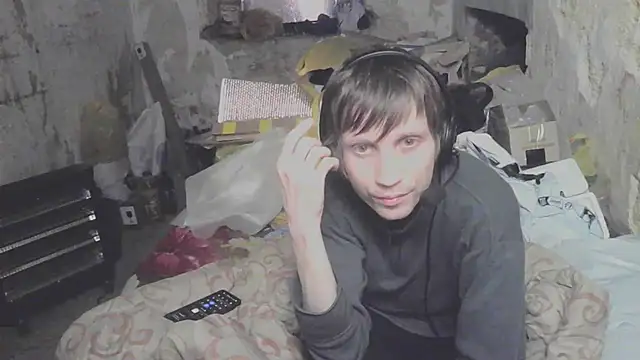 Snapshot of makarov1993 chatting on April 22, 2026, 8:04 pm makarov1993 online show from April 22, 2026, 8:04 pm
