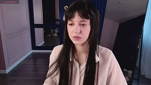 chloe dreammm online show from April 7, 2026, 5:20 am