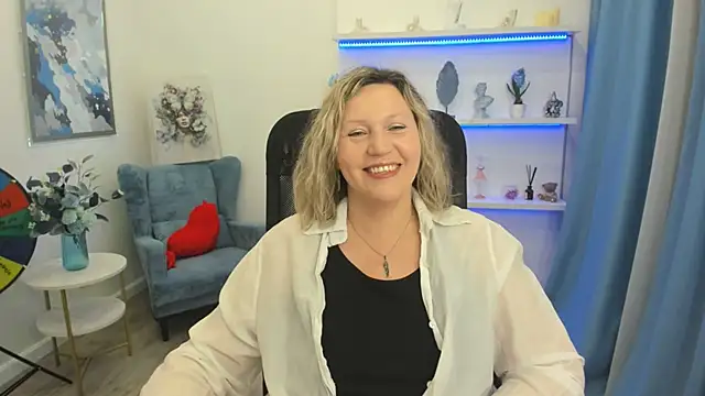 NinaStarle online show from April 19, 2026, 11:33 am