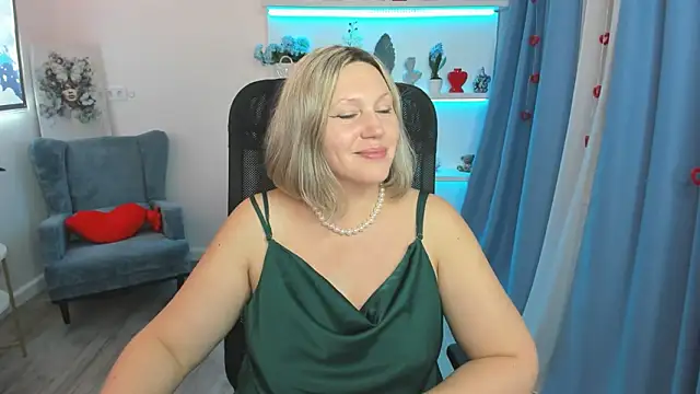 NinaStarle online show from March 4, 2026, 11:51 am