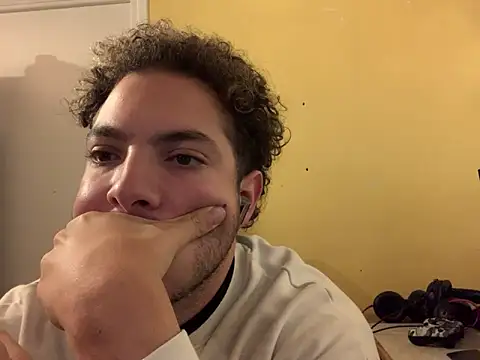 pearceo online show from November 14, 2025, 8:45 pm