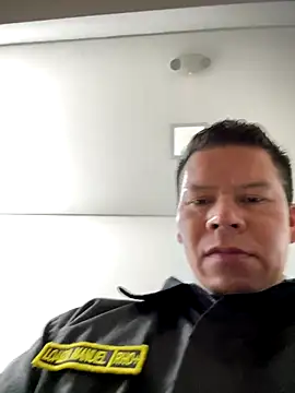 Manu0586 online show from October 29, 2025, 12:20 am