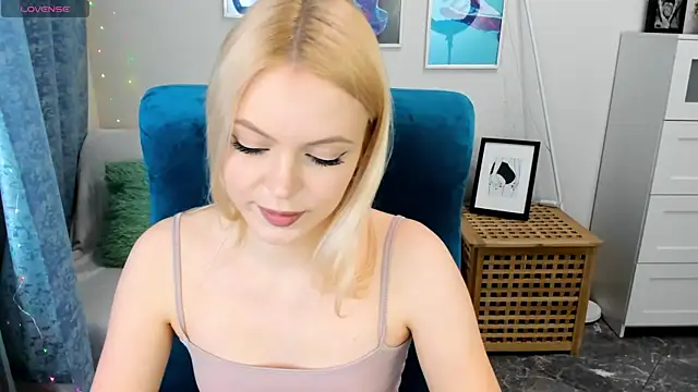 Snapshot of KatherineePierce chatting on May 21, 2026, 3:53 pm KatherineePierce online show from May 21, 2026, 3:53 pm