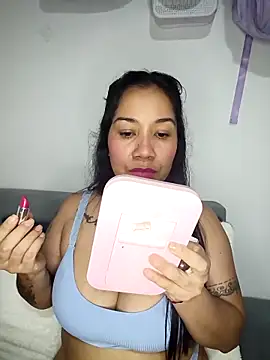 violettaa millerss online show from April 15, 2026, 12:05 am