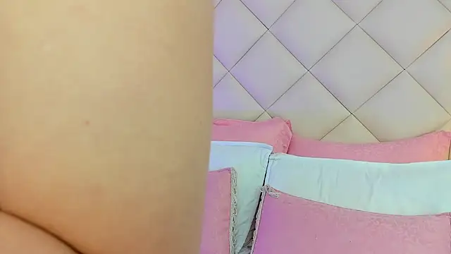 Snapshot of LilBoonew chatting on December 3, 2025, 12:37 pm LilBoonew online show from December 3, 2025, 12:37 pm