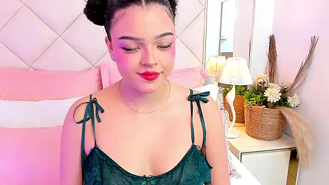 Snapshot of LilBoonew chatting on September 9, 2025, 12:25 pm LilBoonew online show from September 9, 2025, 12:25 pm