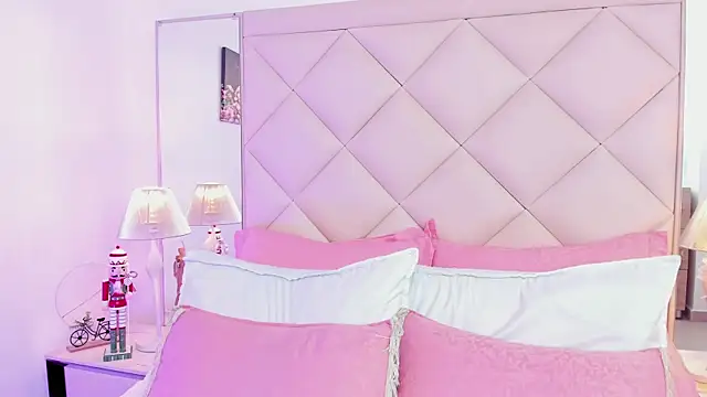 Snapshot of LilBoonew chatting on December 4, 2025, 12:26 pm LilBoonew online show from December 4, 2025, 12:26 pm